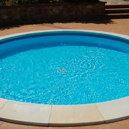 Appartamento Sleeps 4 Pool Wifi T762842 Lajatico