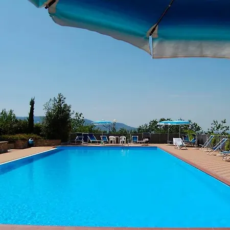 Sleeps 4 Pool Wifi T762842 Appartamento *