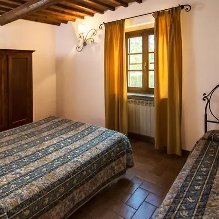 Appartamento Sleeps 4 Pool Wifi T762842 Lajatico