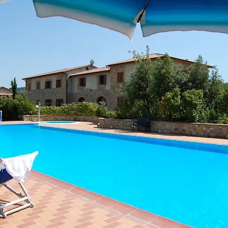 Appartamento Sleeps 4 Pool Wifi T762842 *